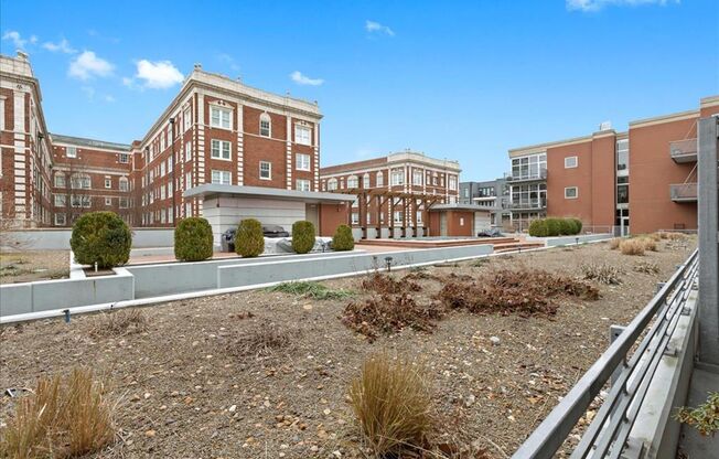 1 bed, 1 bath, 850 sqft, $2,300, Unit North Euclid Ave 9 #441