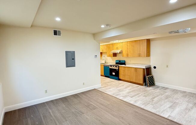 220 - 220A Sadowa St