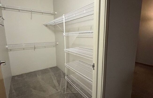 2 beds, 1.5 baths, 1,330 sqft, $1,725, Unit 438