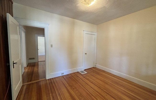 2 beds, 1 bath, 1,000 sqft, $2,700, Unit 2