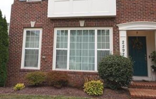 Beautiful condo-home in Clarksburg Village