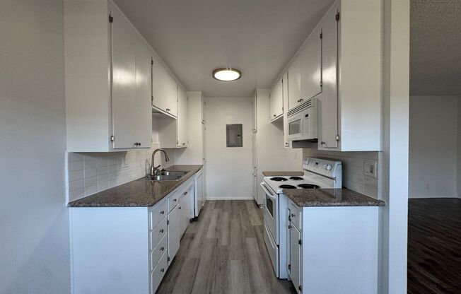 7253-57 Variel Ave