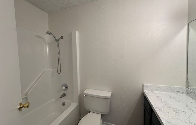 2 beds, 1.5 baths, $1,200, Unit APARTMENT 505