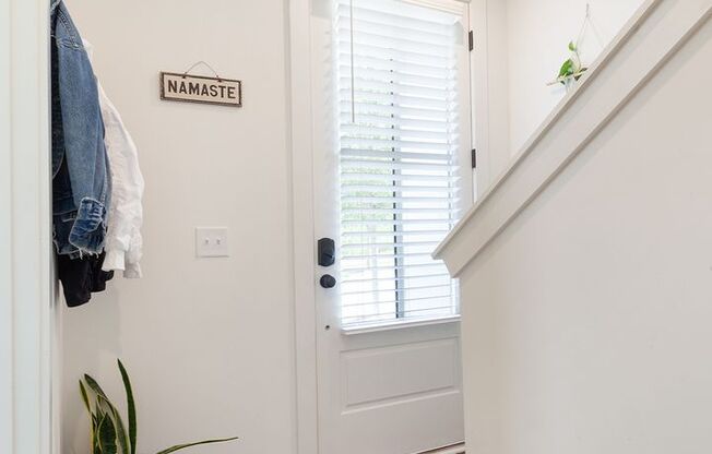 Stylish Townhome Minutes From Grant Park and Steps From the ATL BeltLine!