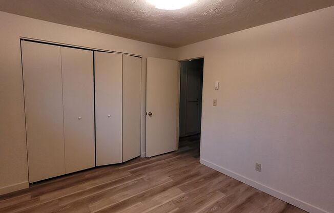 2 beds, 1 bath, 800 sqft, $1,495, Unit 360-03