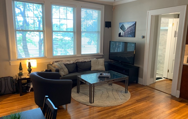 1 bed, 1 bath, $1,600