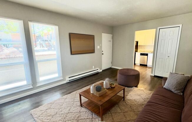 2 beds, 1 bath, $1,025, Unit 110
