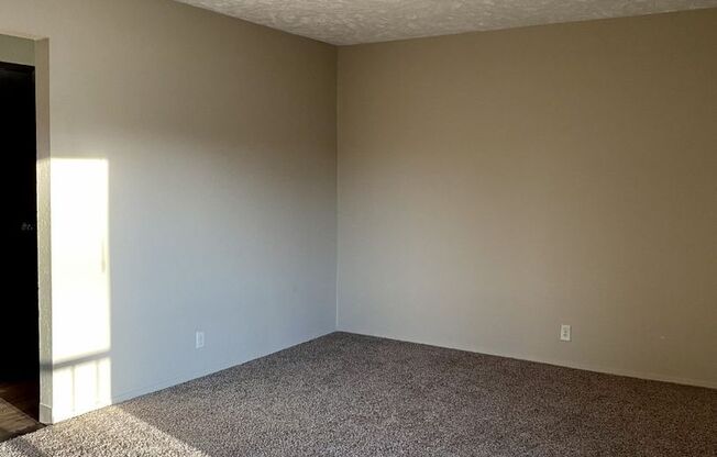 1 bed, 1 bath, 850 sqft, $925, Unit 8-835