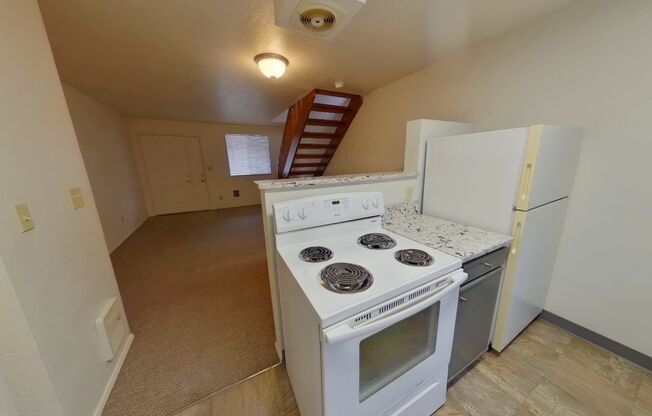 2 beds, 1 bath, $1,580, Unit 1585 Ferry Alley-2