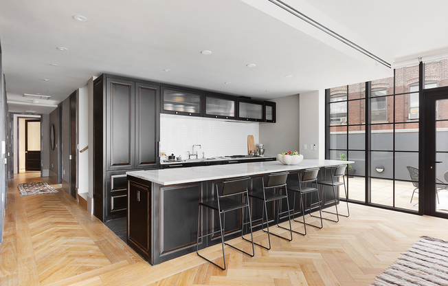 4 beds, 4.5 baths, 3,016 sqft, $25,000, Unit PHE