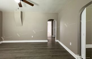 3 beds, 2 baths, $1,095