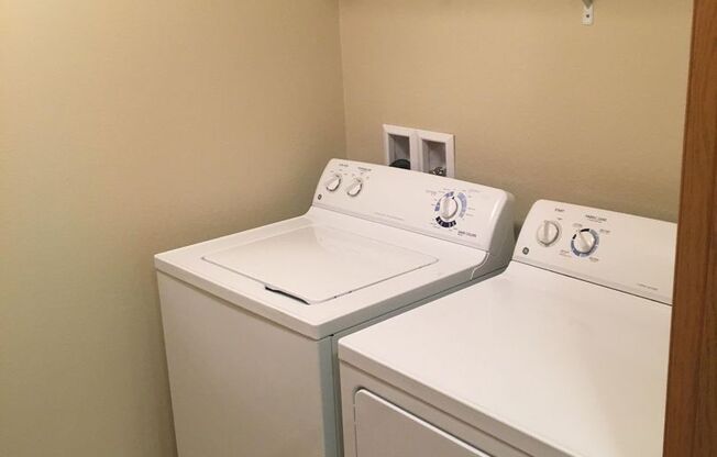 3 beds, 2 baths, 1,334 sqft, $1,645, Unit 1830-205