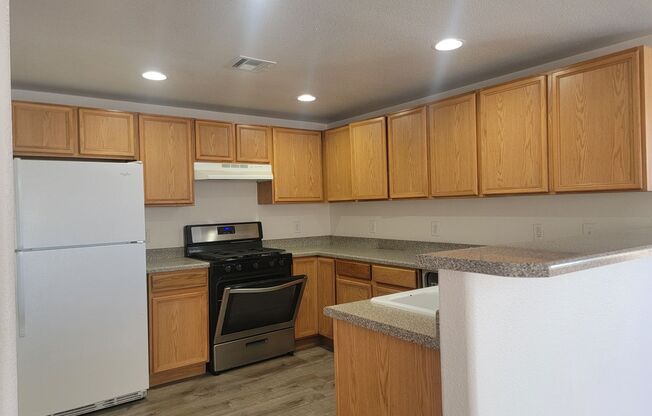2 beds, 2 baths, $1,400