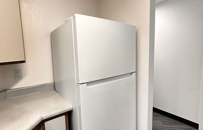 1 bed, 1 bath, 660 sqft, $1,075, Unit H - 037