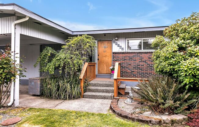 Rare Find: Flexible Living and Stunning Views in Des Moines, WA