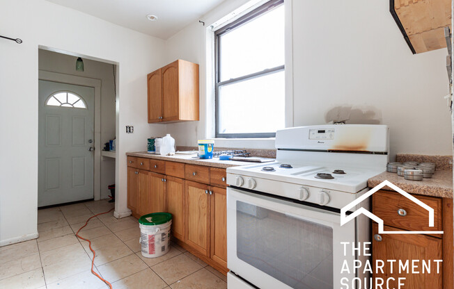 900 W BELLE PLAINE AVE