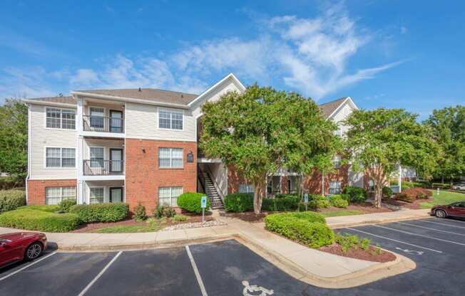 Southpoint Crossing Apartments in Durham, North Carolina Exterior and Parking