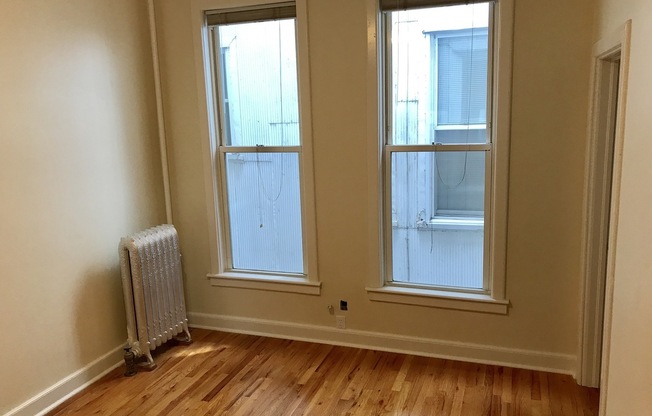 1 bed, 1 bath, 700 sqft, $1,800, Unit 3243 - Unit 1B