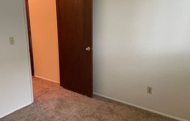 1 bed, 1 bath, 700 sqft, $1,050