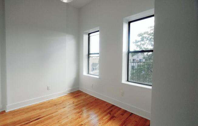 1 bed, 1 bath, $2,800, Unit 19