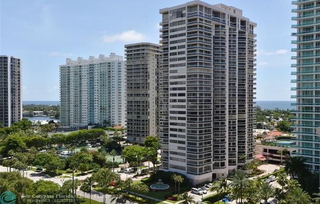 20000 E Country Club Dr