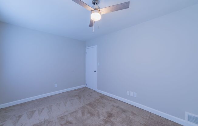 2 beds, 1 bath, 925 sqft, $1,350, Unit 821HLA