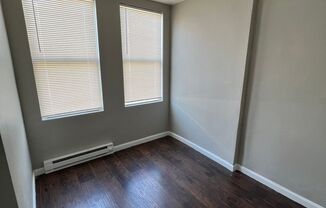 3 beds, 1 bath, $1,300