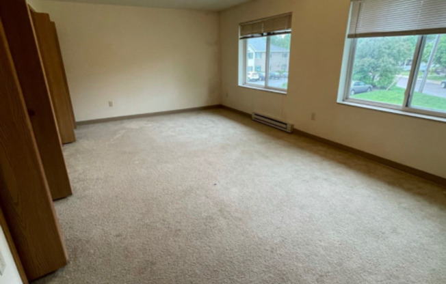 3 beds, 2 baths, 1,200 sqft, $1,400, Unit TE218X-241