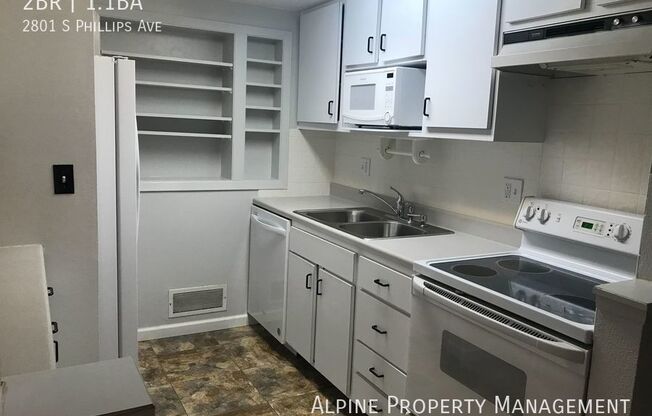 2 beds, 1.5 baths, 1,300 sqft, $1,195