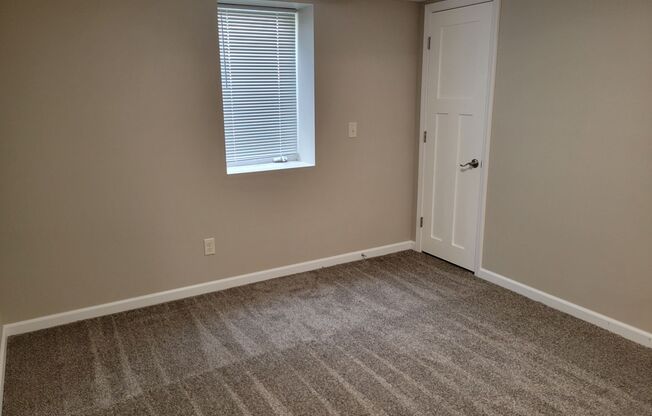 2 beds, 1 bath, $1,200, Unit Apt #2