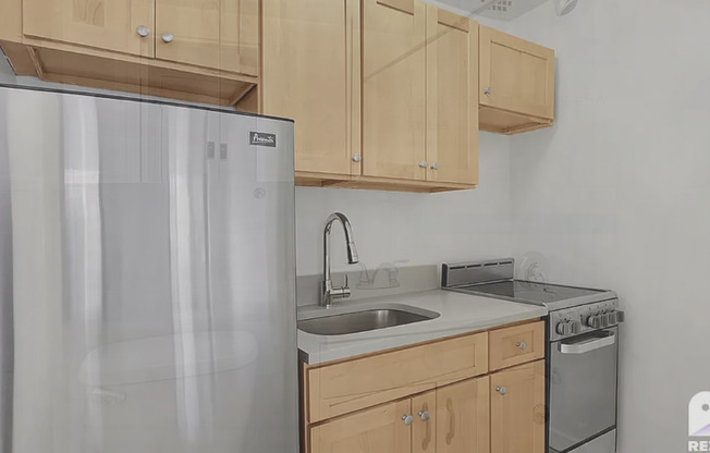 228 E 81 ST