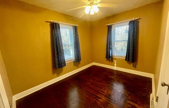 2 beds, 1 bath, $1,200