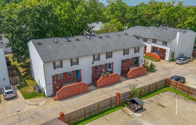 3 Bed 2 Bath unit Close to Downtown