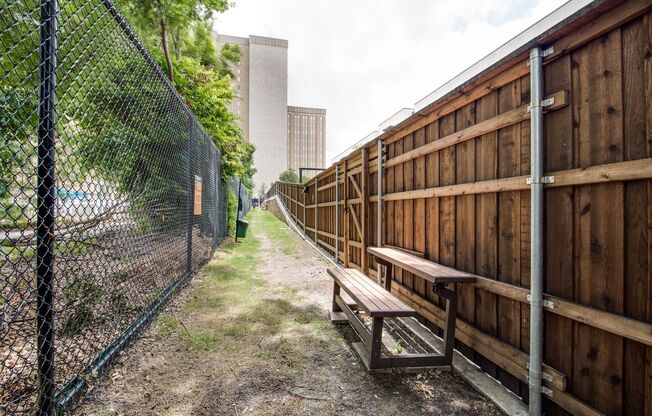 1 bed, 1 bath, 588 sqft, $1,371, Unit 4013