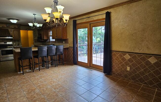 3 BED (2 BONUS ROOMS) | 2 BATH | SINGLE GARAGE | DOG NEGOTIABLE