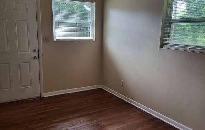 1 bed, 1 bath, 500 sqft, $650, Unit 1701 Toll Gate Unit D