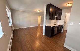 525 W Oakdale Ave