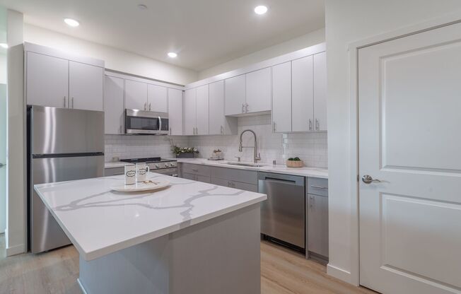 1 bed, 1 bath, 743 sqft, $1,595, Unit 11