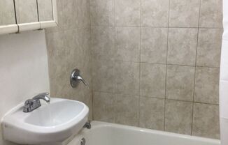 Studio, 1 bath, $850, Unit 11027-GR