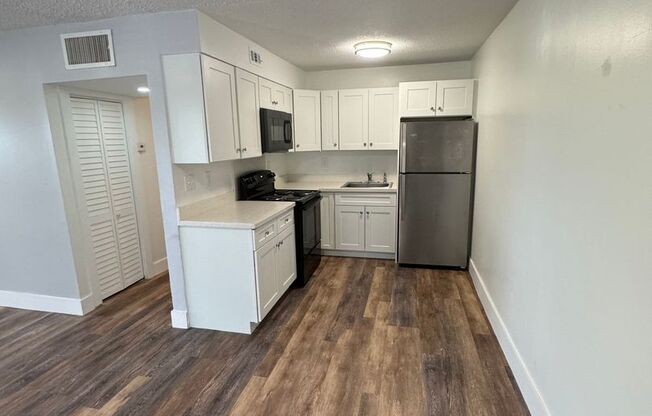 2500 Johnson St LLC