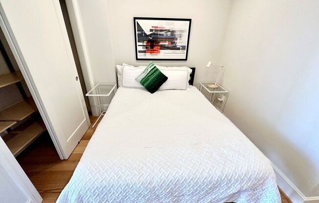 1 bed, 1 bath, $2,700, Unit 818