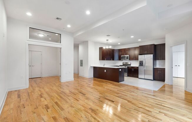 2 beds, 2 baths, 820 sqft, $4,095, Unit 6J