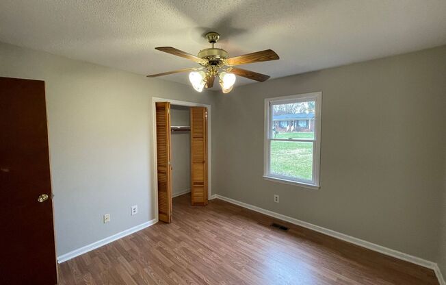 3 beds, 1 bath, $1,295