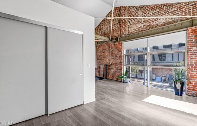 2 beds, 1.5 baths, 1,380 sqft, $5,300, Unit 111