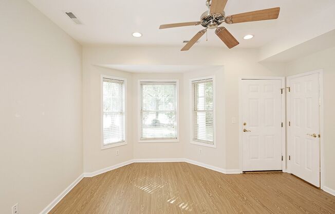 $500 Move-in Special! End-Unit Townhome Convenient to 5th St Station, Downtown, & UVA