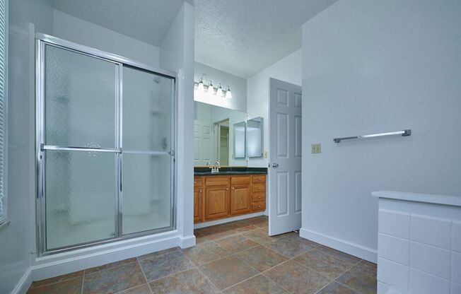 2 beds, 2 baths, 1,550 sqft, $2,290, Unit 6561