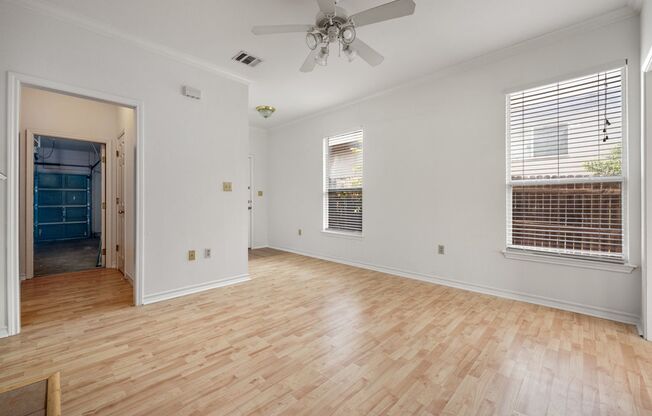Good Looking Duplex in the Medical Center Area!