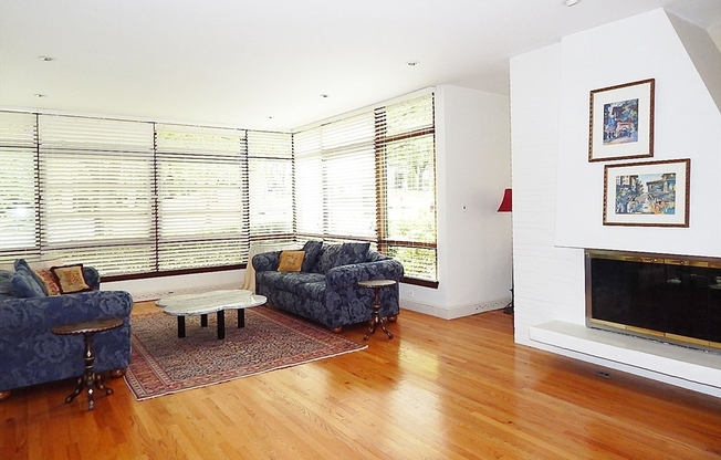 1551 COMMONWEALTH AVE