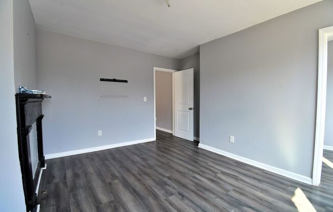 1 bed, 1 bath, 760 sqft, $1,550, Unit 166 Broadway - 1