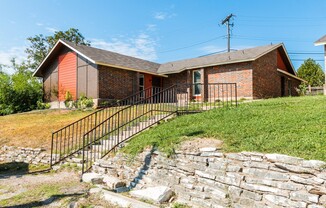 2 beds, 2 baths, $1,749, Unit 1901B